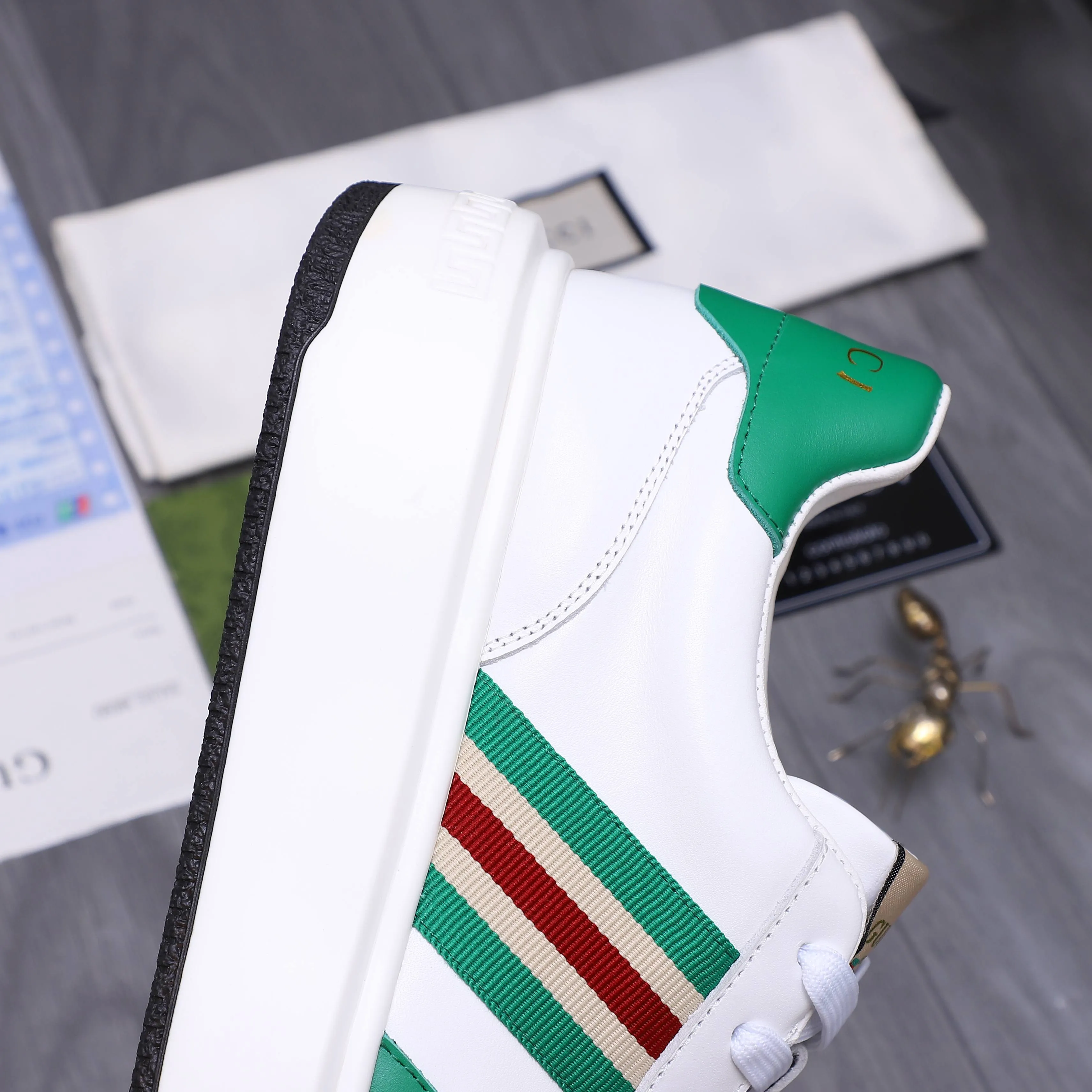 Men's shoes 💰460 Product trademark: GUCCI "Gucci" men's casual sneakers Regular size: 38-44 Product materials: Selected cowhide stitching upper, sheepskin lining, rubber outsole